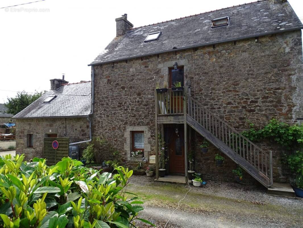Maison à GLOMEL