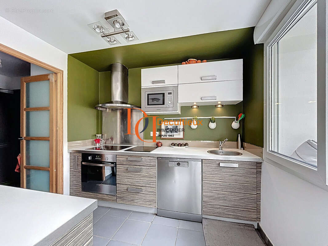 Maison à SAINT-GENIS-LES-OLLIERES