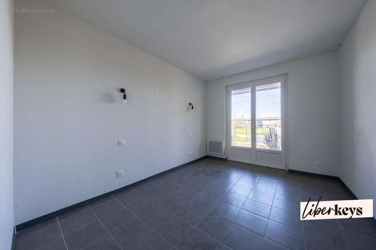 Maison à SAINT-CLAR-DE-RIVIERE