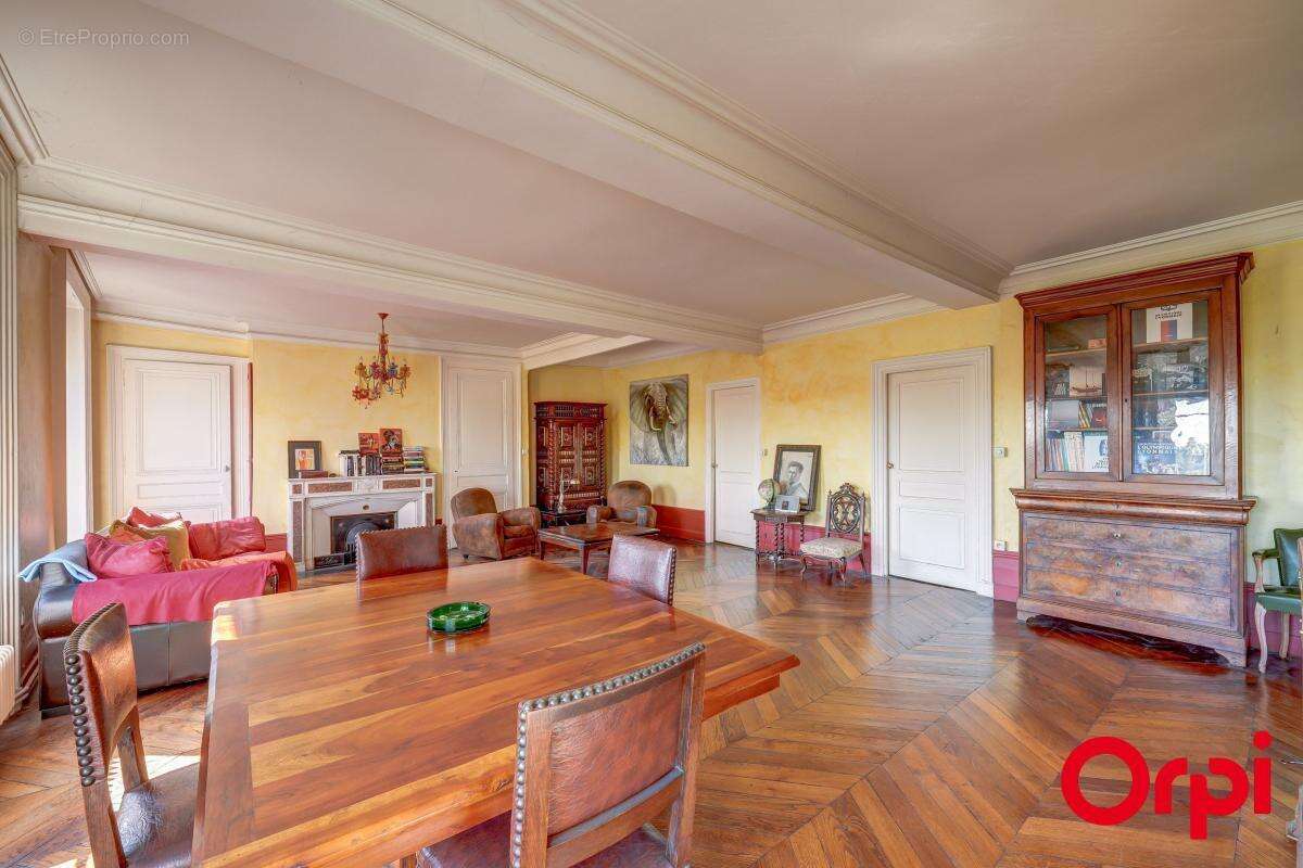 Appartement à LYON-6E