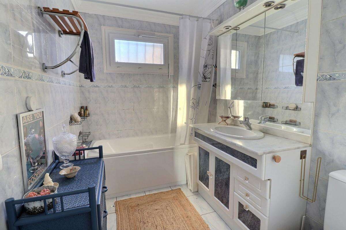 Maison à SARTROUVILLE