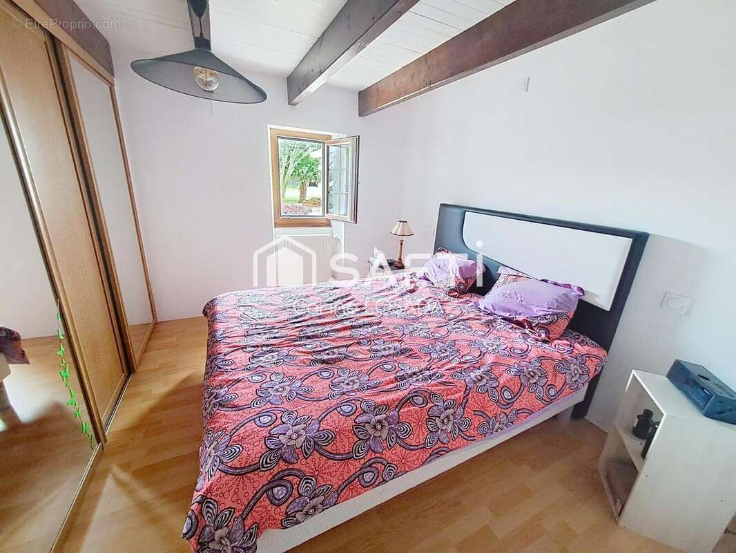 Maison 170 m² à Chasnais  - photo 6