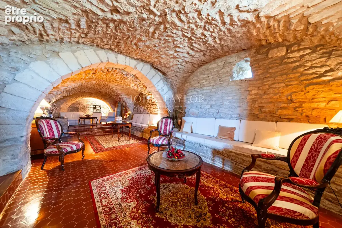 Propriété de prestige en pierre à vendre à Gordes  Vue panoramique sur le Luberon - photo 14