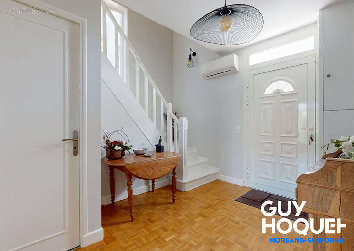 Maison à PARAY-VIEILLE-POSTE