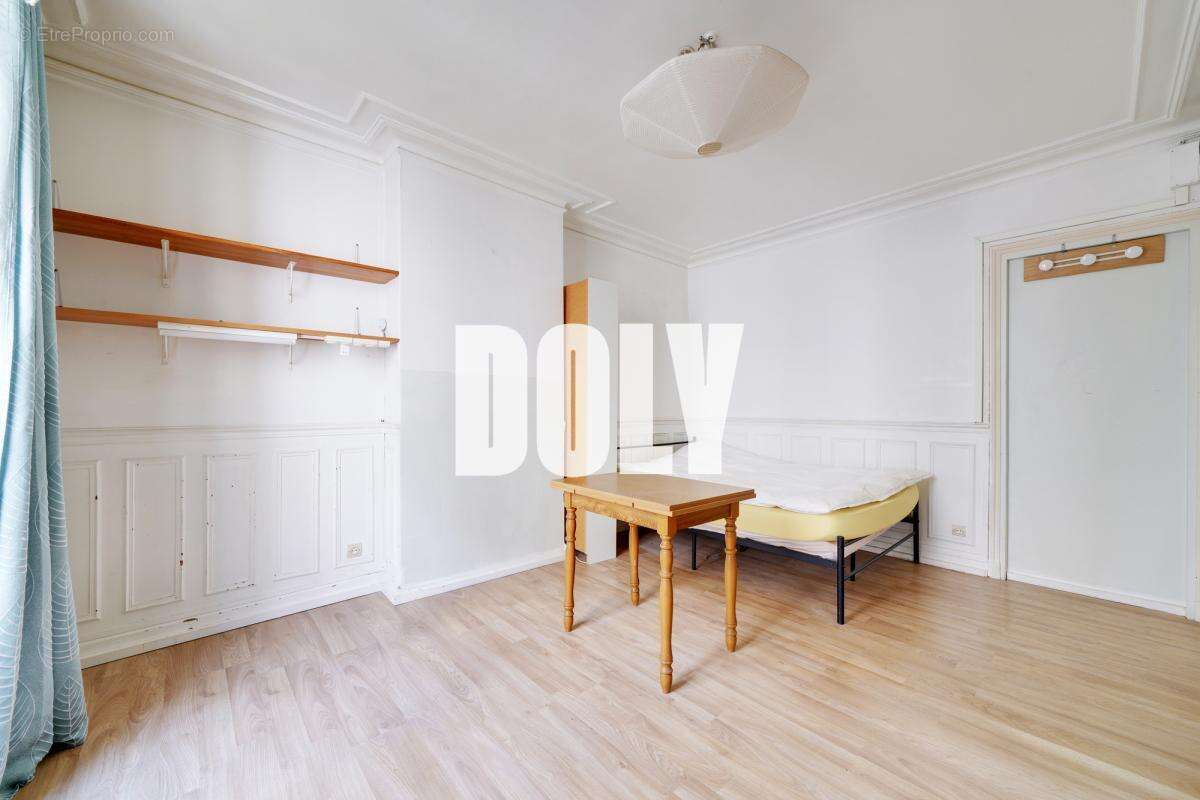 Appartement à PARIS-14E