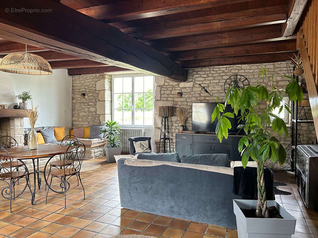 Maison à CHAILLE-LES-MARAIS