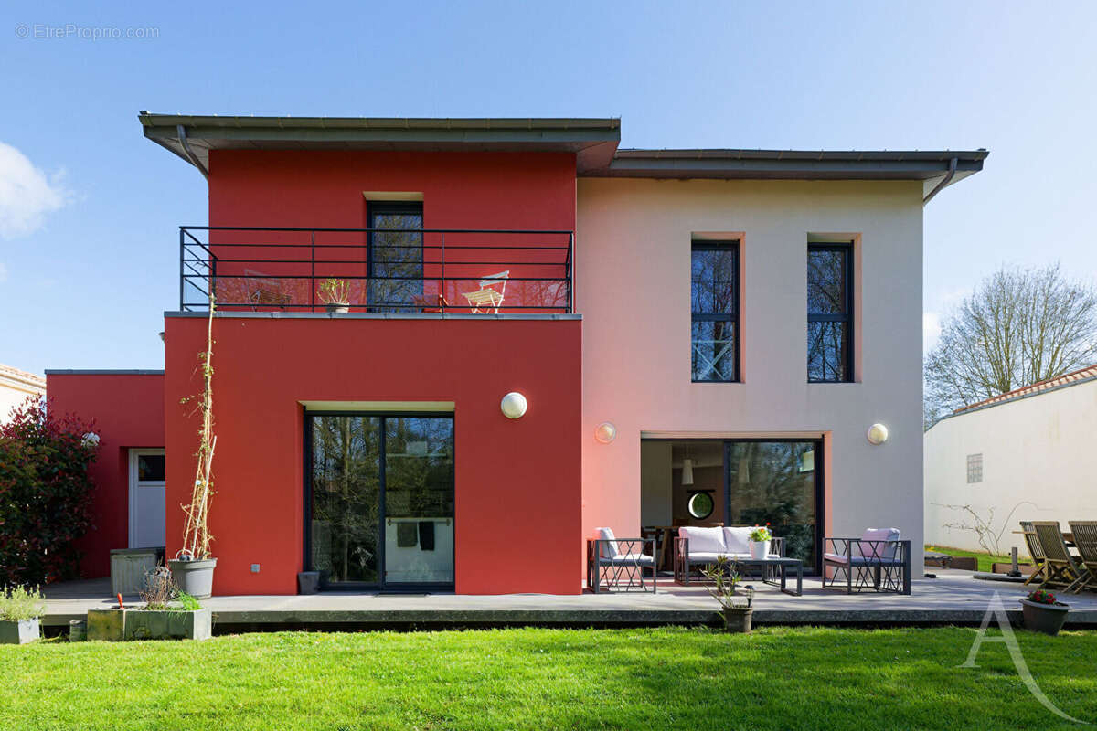 Maison à MONTAIGU