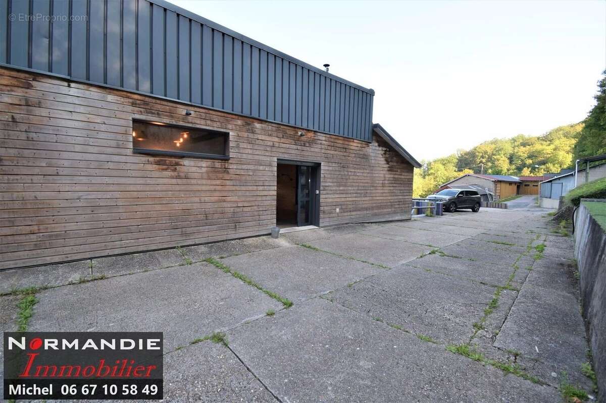 Commerce à RONCHEROLLES-SUR-LE-VIVIER