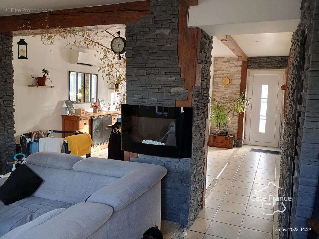 Maison à MONTIGNY-LE-FRANC