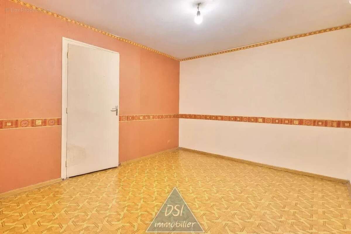 Maison à MONTLUEL
