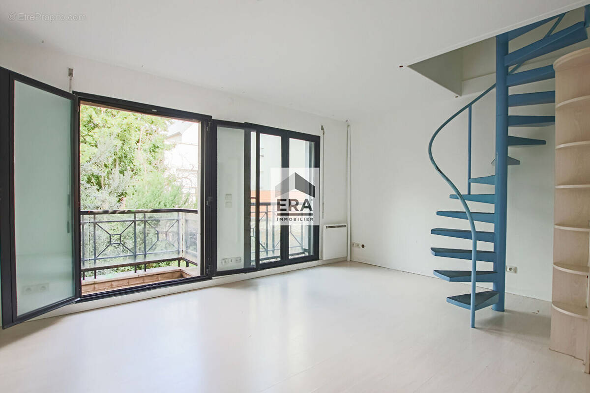 Appartement à PARIS-14E