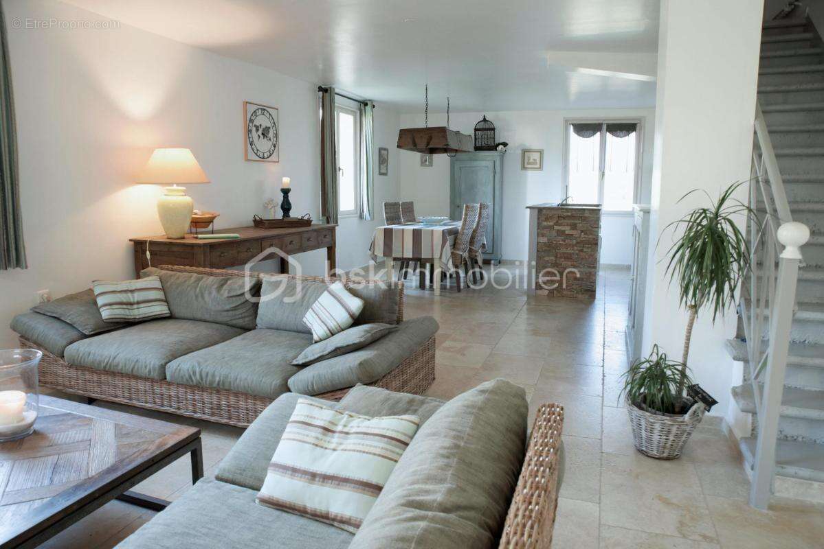 Maison à VERS-PONT-DU-GARD