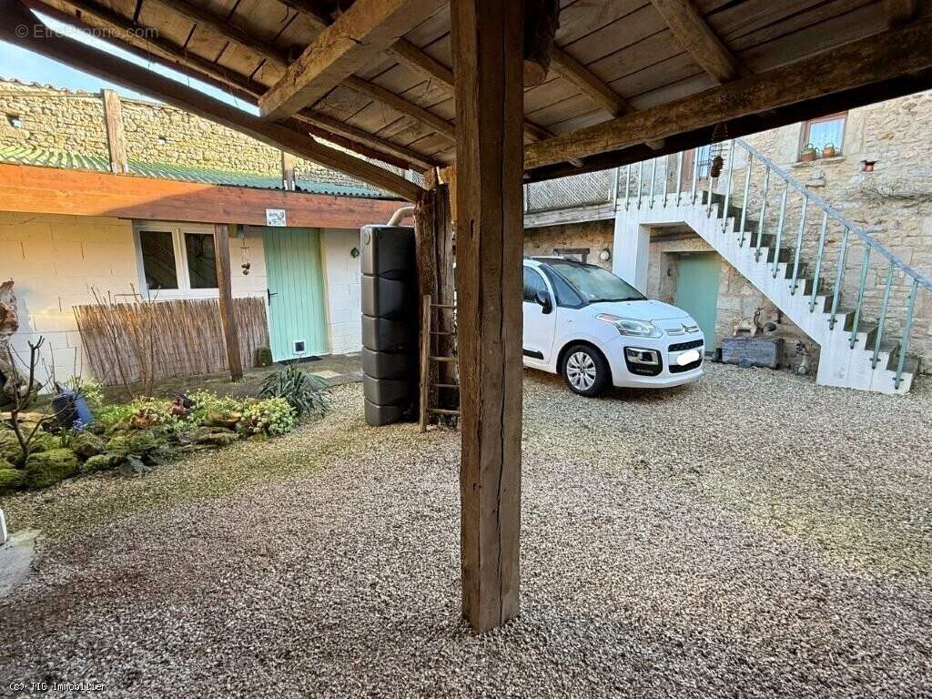 Maison à SAUZE-VAUSSAIS