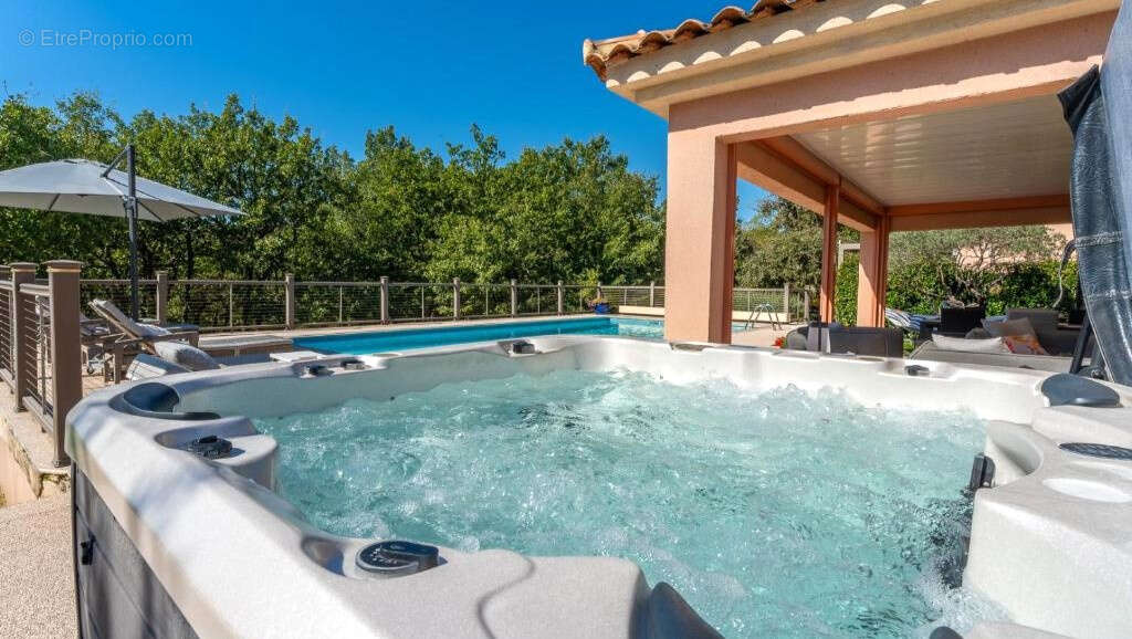 Maison à SAINT-MAXIMIN-LA-SAINTE-BAUME