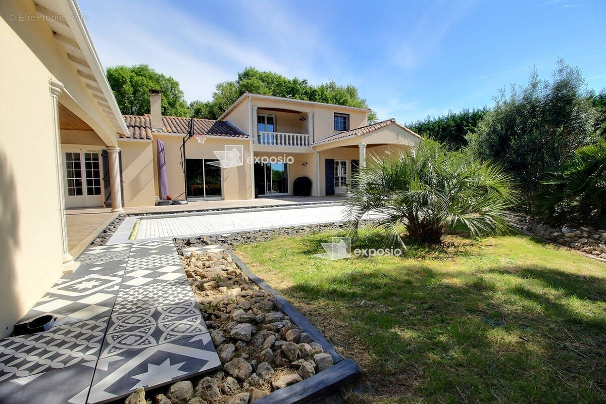 Maison à GERMOND-ROUVRE
