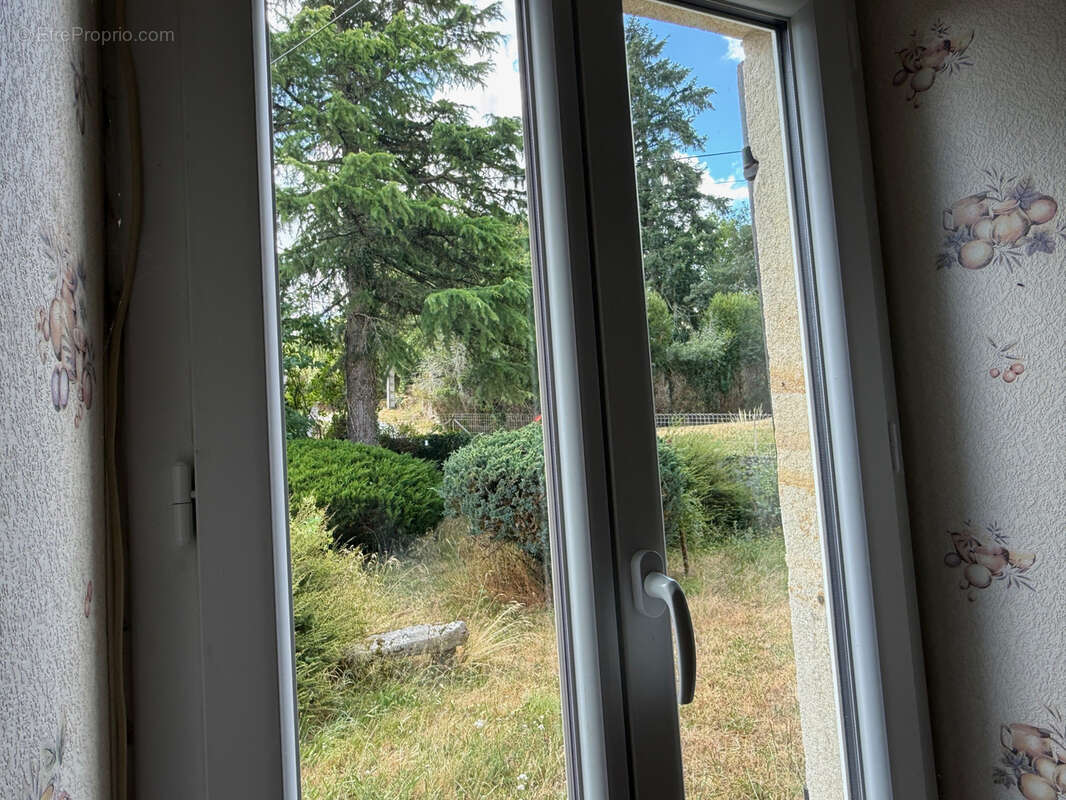 Auv 1224 : Maison en pierres, garage, vue superbe, 822m2 - photo 32