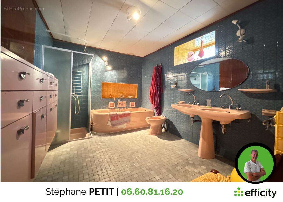 Maison 336 m² à Bellevue-La-Montagne  - photo 8
