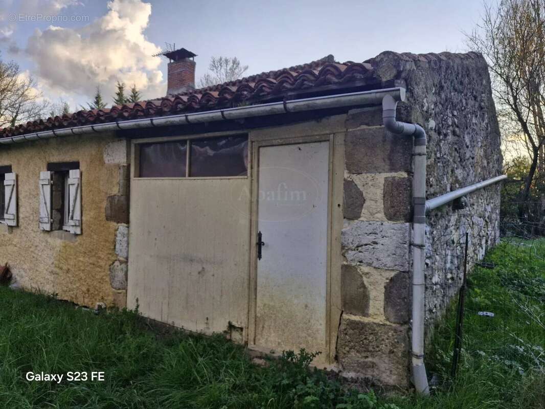 Maison à VIC-FEZENSAC