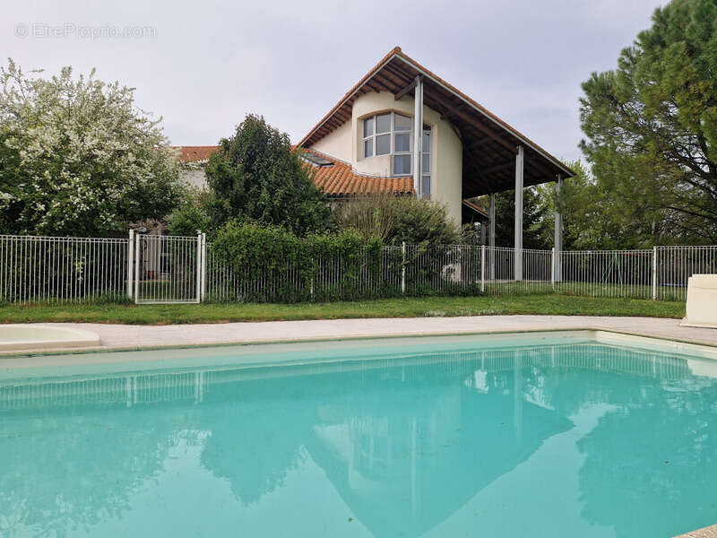Maison à TONNAY-BOUTONNE
