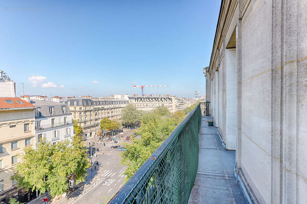 Appartement à PARIS-8E