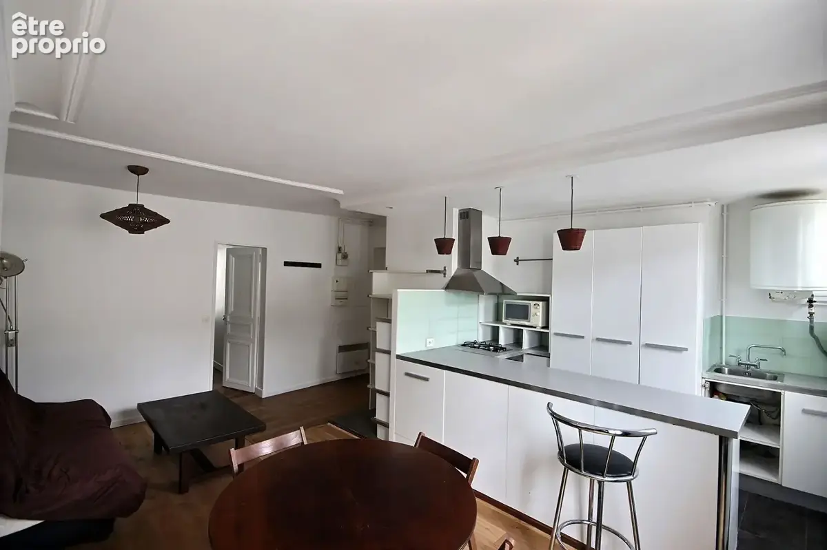 PARIS 18e - Rue Durantin - Abbesses - 2 pièces - 39,88 m² - Cave - photo 3
