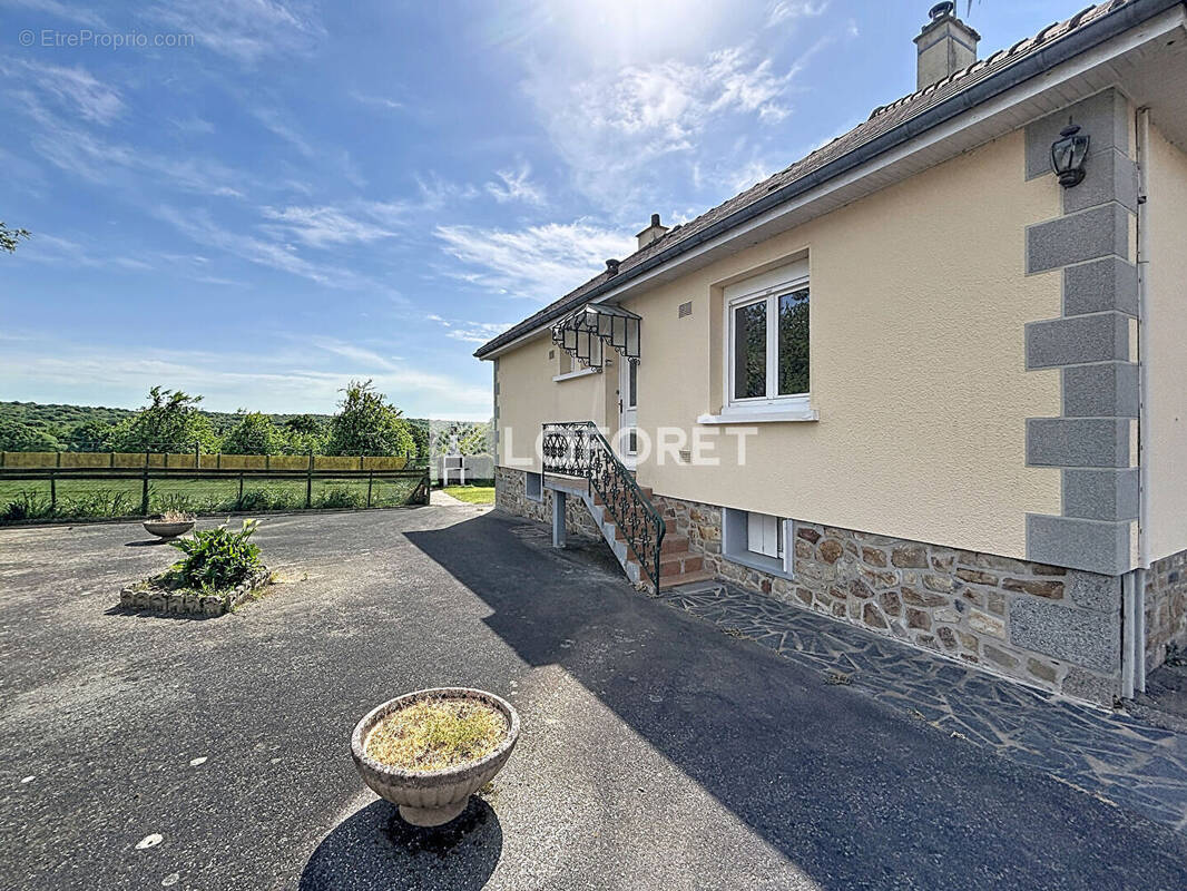 Maison à LA FERRIERE-AUX-ETANGS