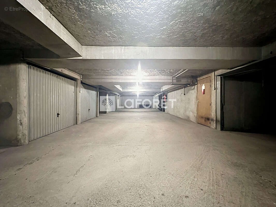 Parking à LYON-2E