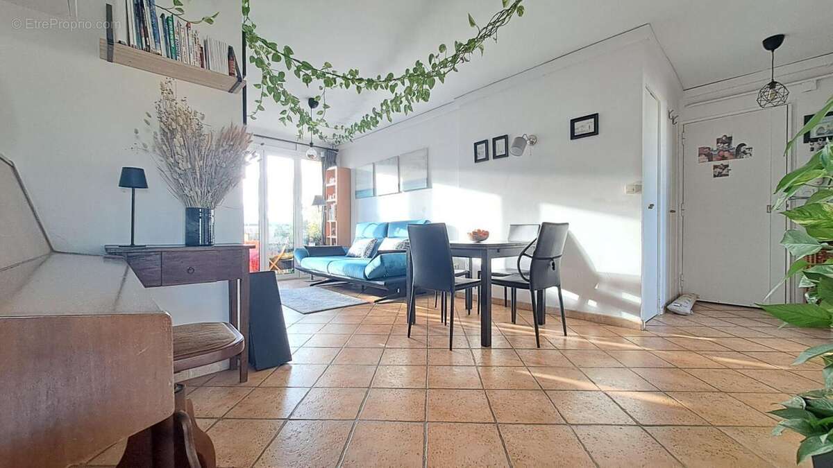 Appartement à MARSEILLE-9E