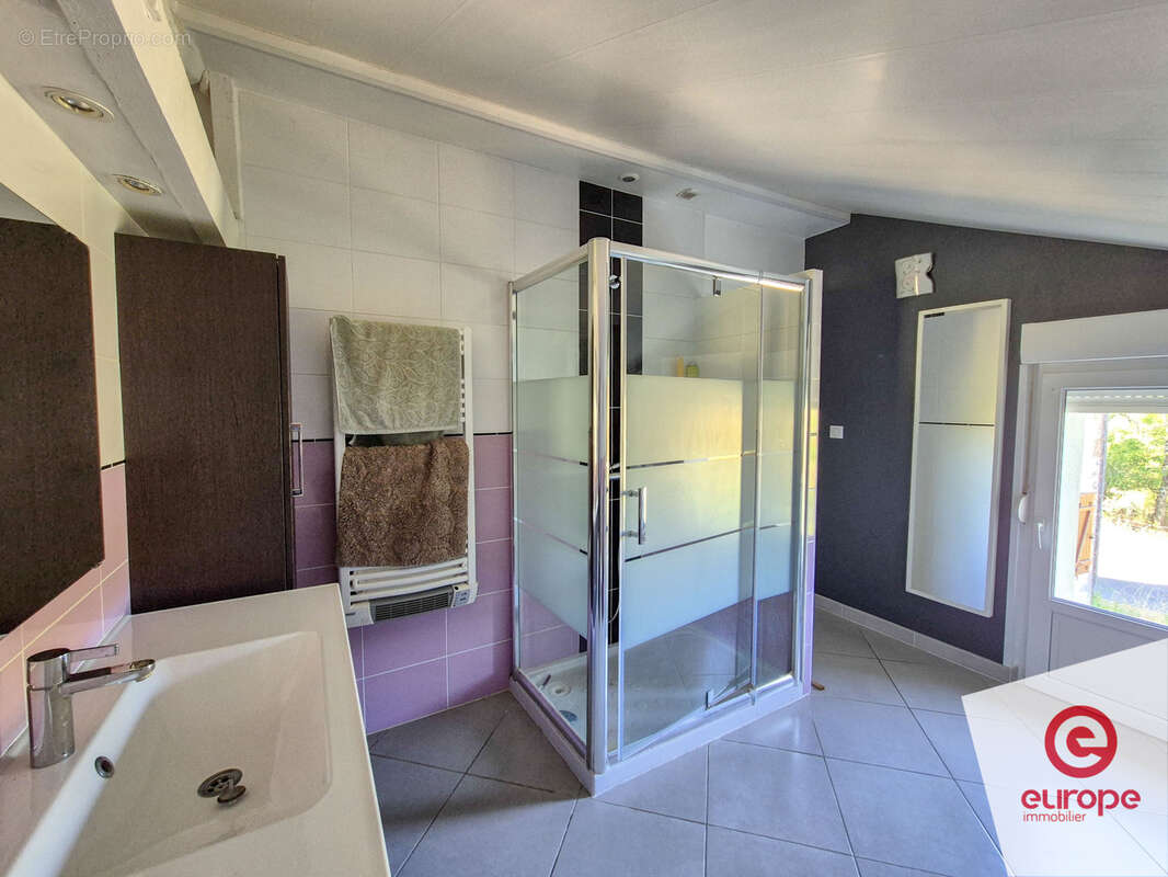 Maison 4 pièces de 105m2 avec jardin et dépendances au porte du Morvan - photo 16