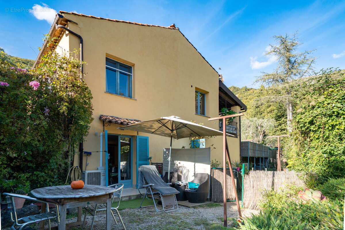 Maison à TOURRETTES-SUR-LOUP