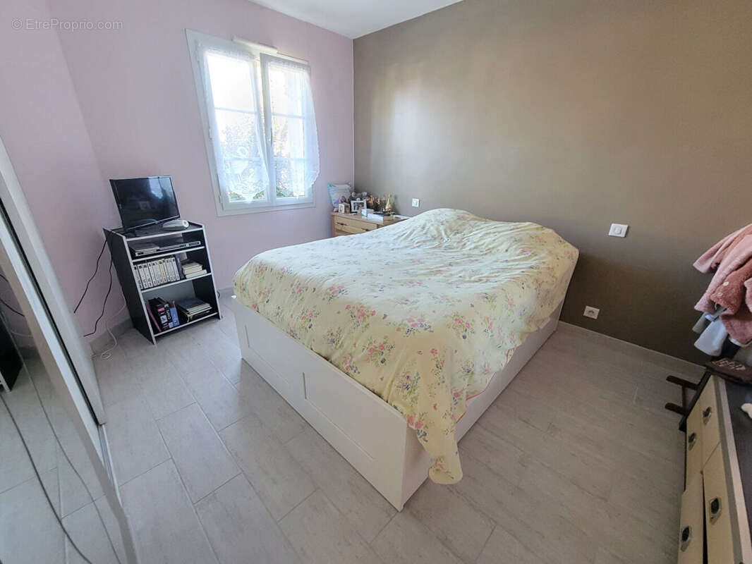 Maison à SAINT-ETIENNE-DU-BOIS