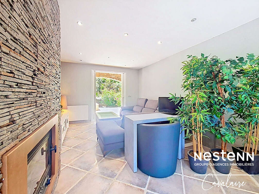 Villa de caractère de 5 chambres avec piscine, dans un environnement privilégié avec accès par funiculaire privé - photo 15