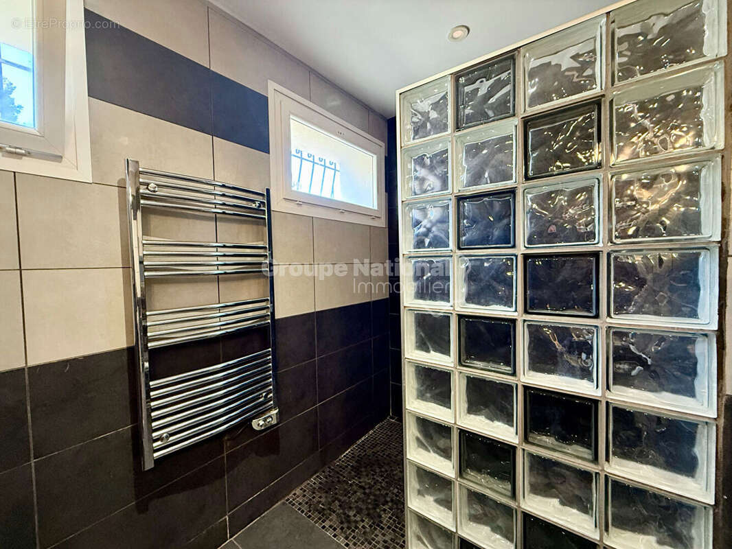 Appartement à LE ROVE