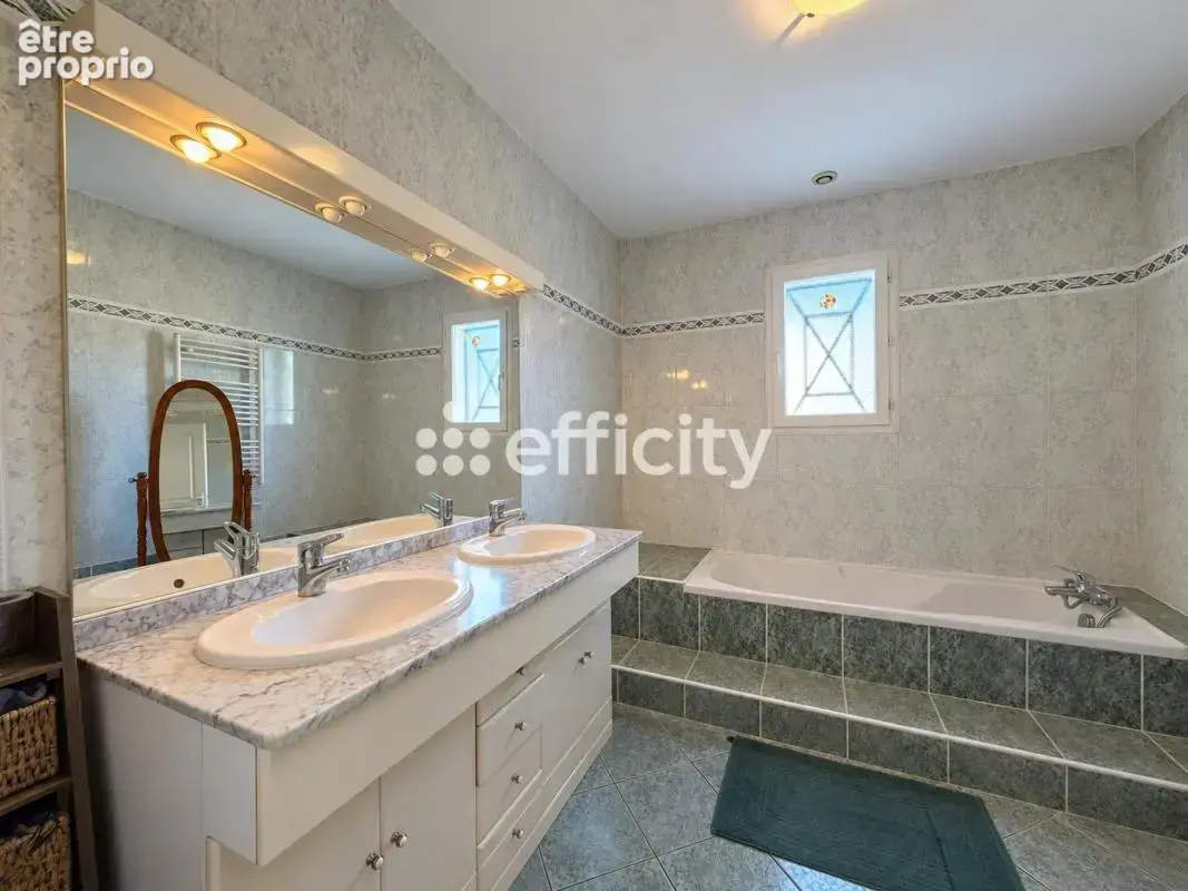 Maison 5 pièces 131 m² à vendre à Ares (33740) - photo 10