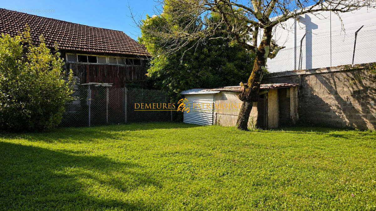 Maison à RUELLE-SUR-TOUVRE