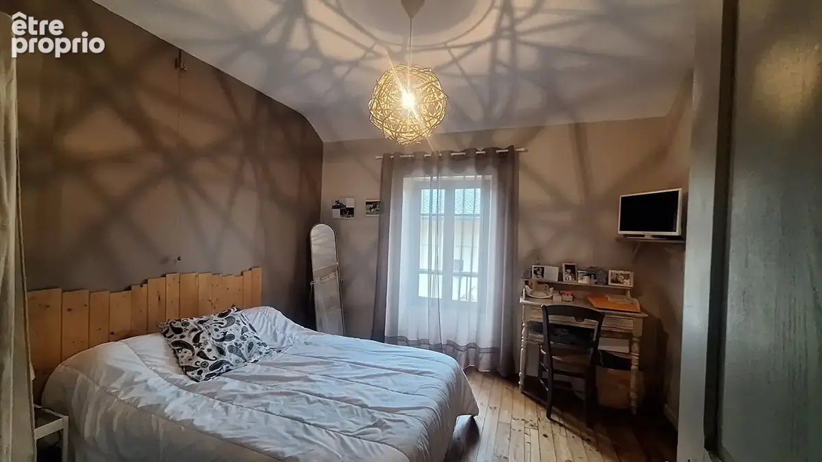Maison familiale aux beaux volumes, avec piscine et extérieur - photo 13