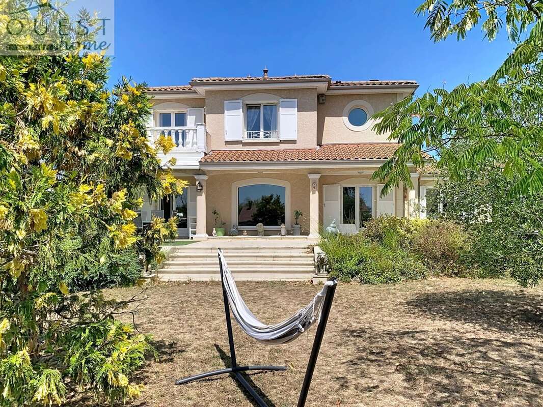 Propriété familiale de 5 chambres, 314m2 avec vue sur les mo - photo 7