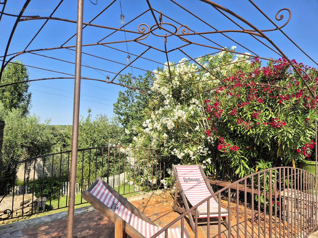 Villa  d'exception avec jardin, piscine, pool house et dependance - photo 32
