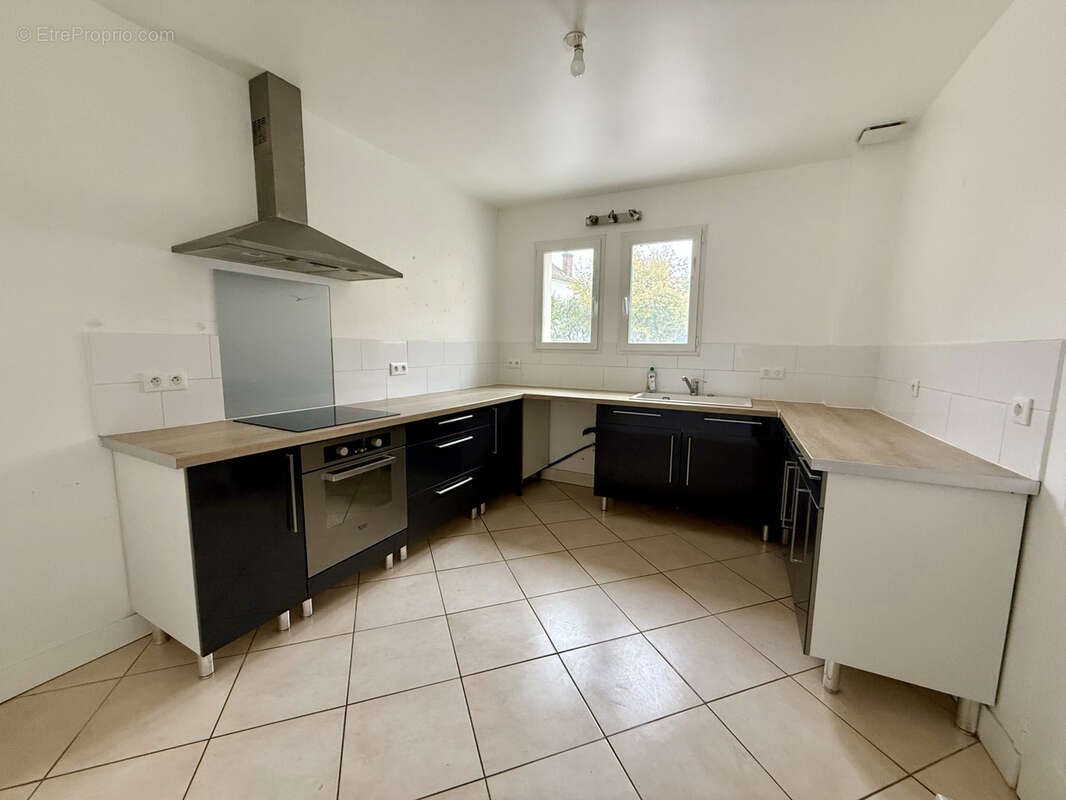 Maison à MORAINVILLIERS