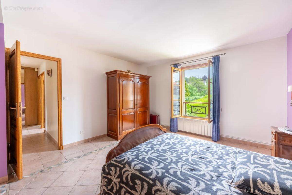 Appartement à PRESLES