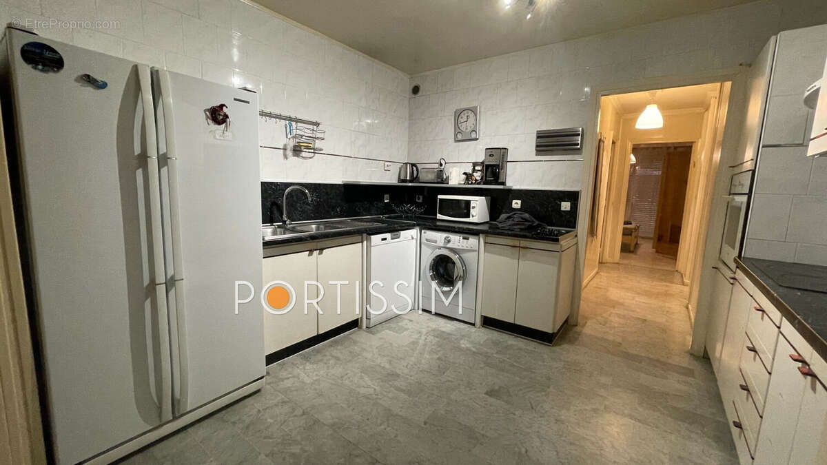 Appartement à SAINT-LAURENT-DU-VAR