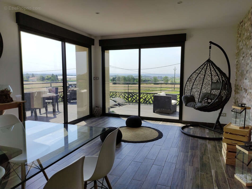 Maison à REVEL-TOURDAN