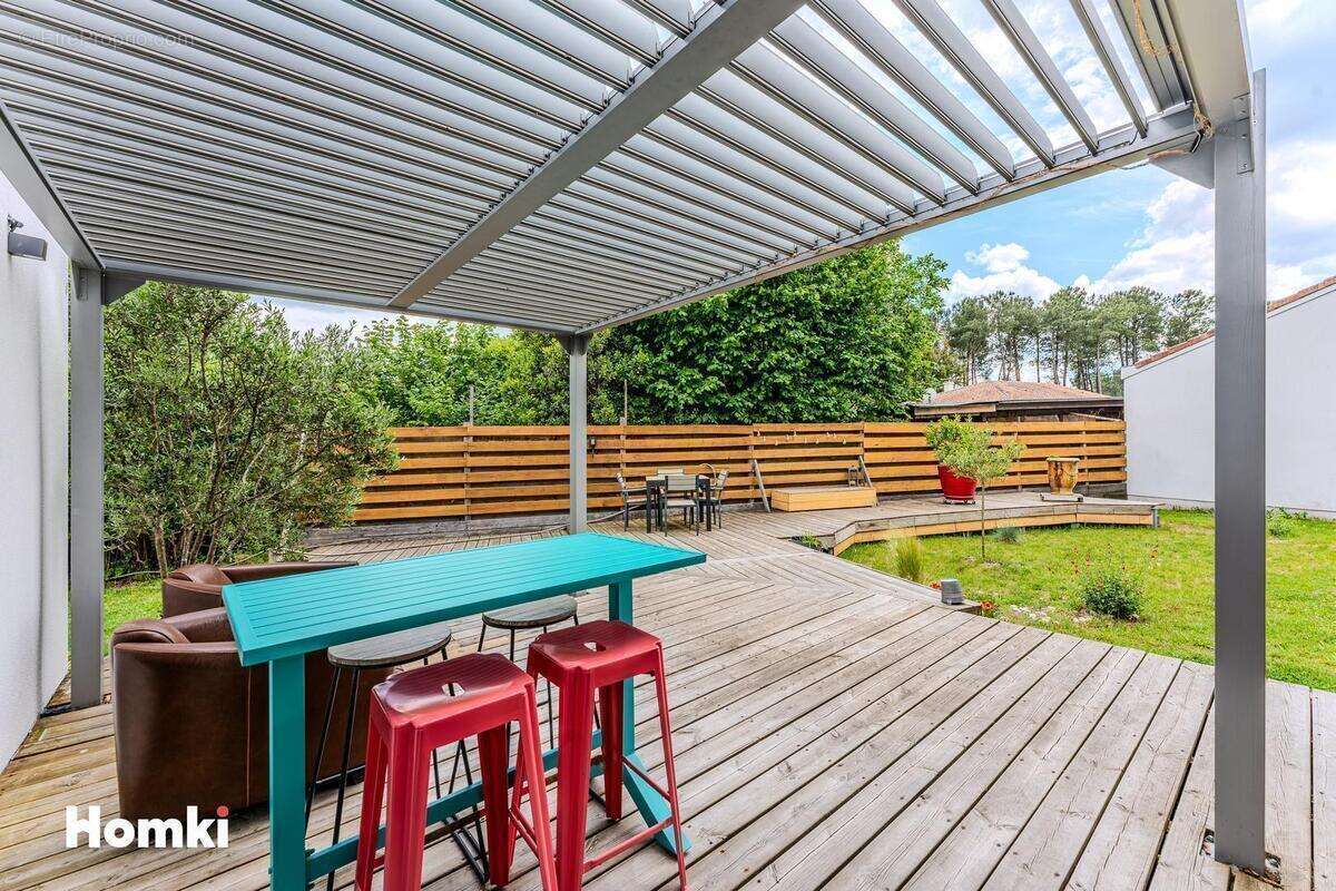 Maison à PARENTIS-EN-BORN