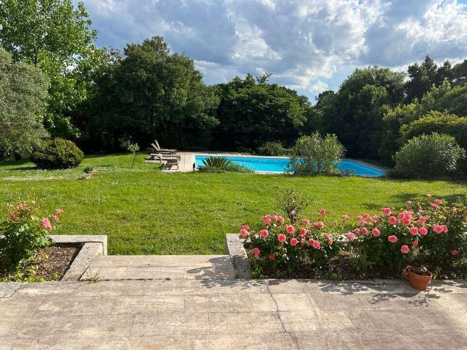 Maison 200 m² à Saint-Denis-De-Pile  - photo 11