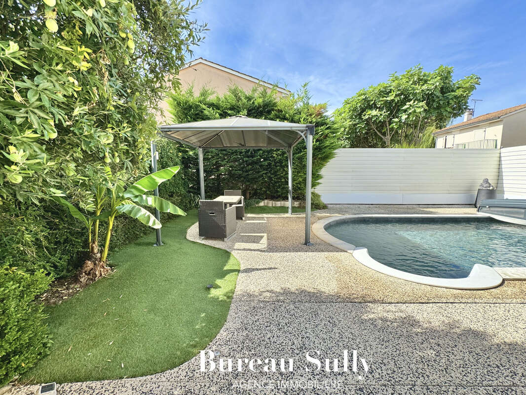 Maison à SAINT-PIERRE-DE-CHANDIEU