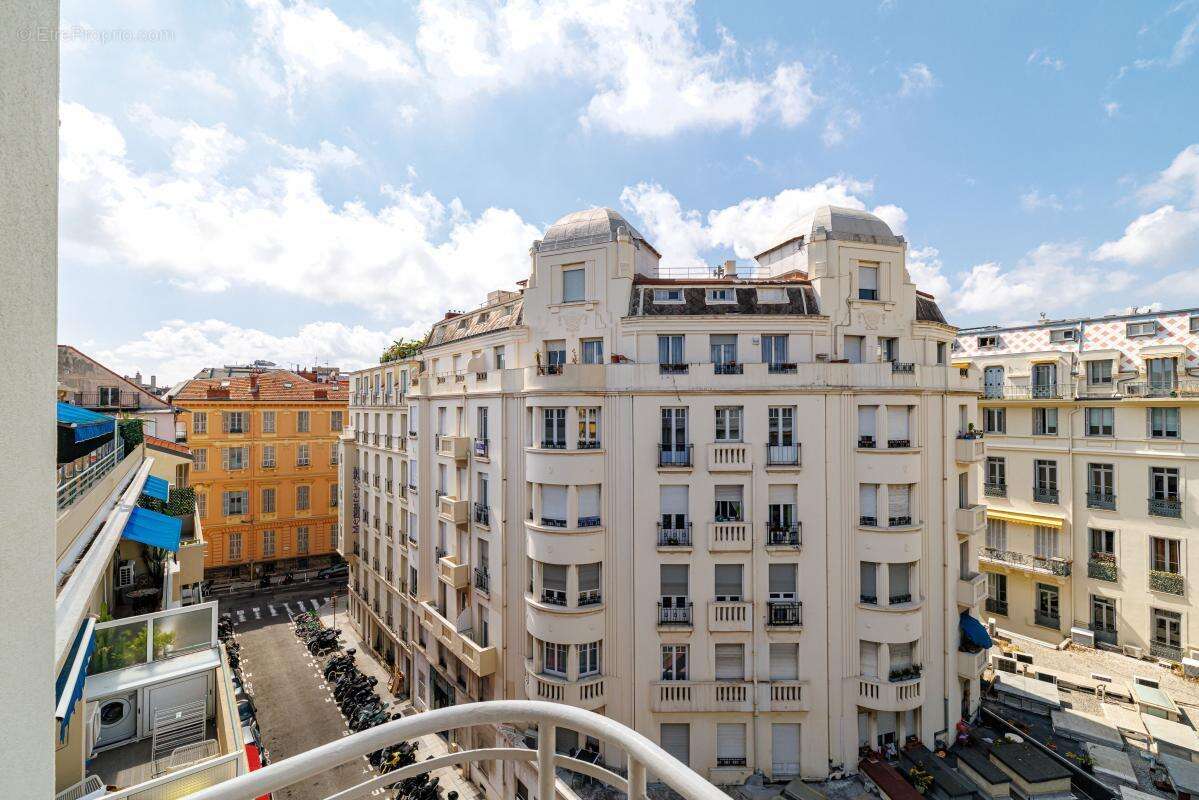 NICE Carré d'or 3P 77m² Dernier étage Balcon Grenier - photo 4