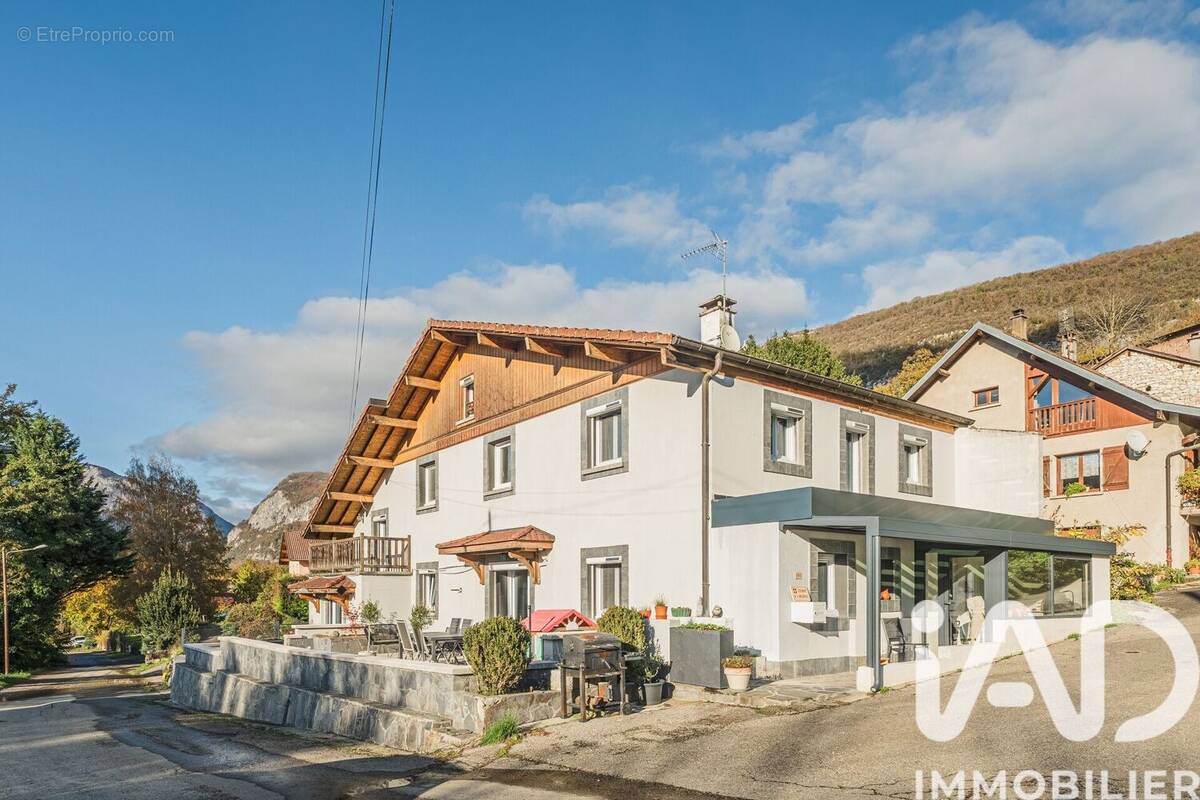 Photo 1 - Maison à CLARAFOND-ARCINE