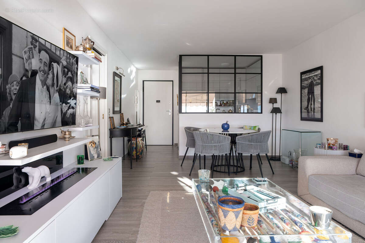 Superbe appartement de 3 pièces entièrement rénové - Proche MONACO - photo 2