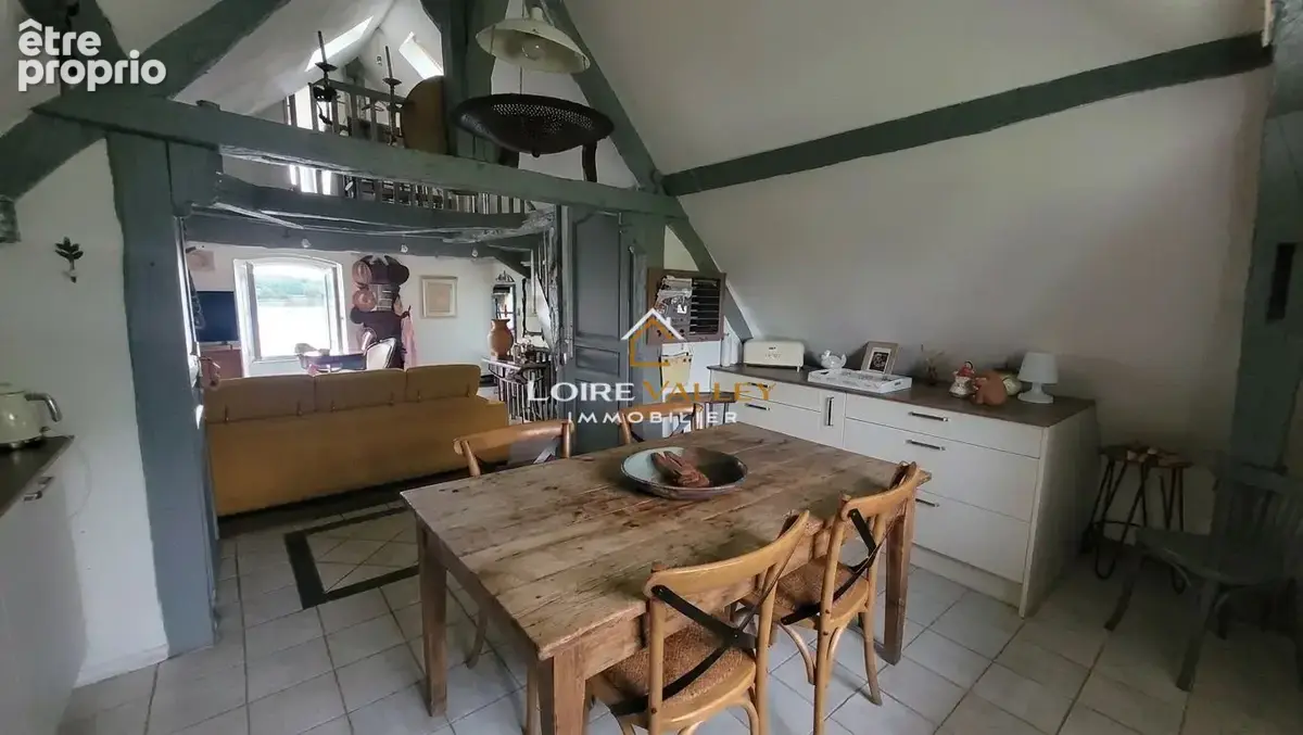 Caractère et authenticité pour cette maison avec vue Loire - photo 3