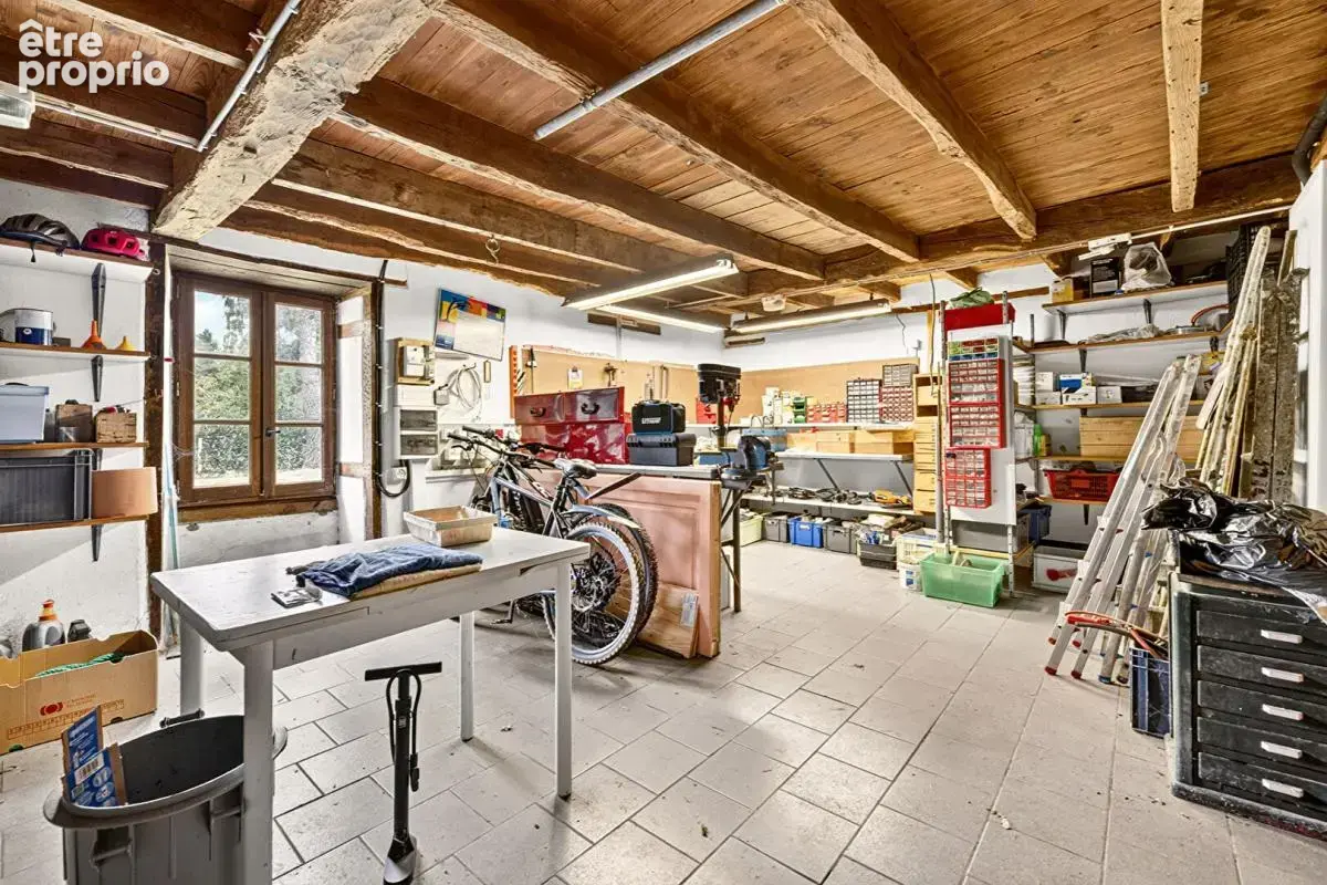 Propriété type longère en pierre, avec piscine, sur un terrain arboré de plus de 15 000 m² - photo 17